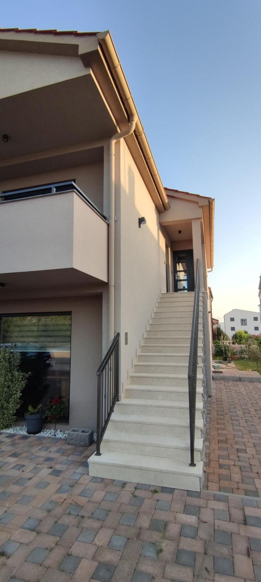 Modern * Biograd Na Moru