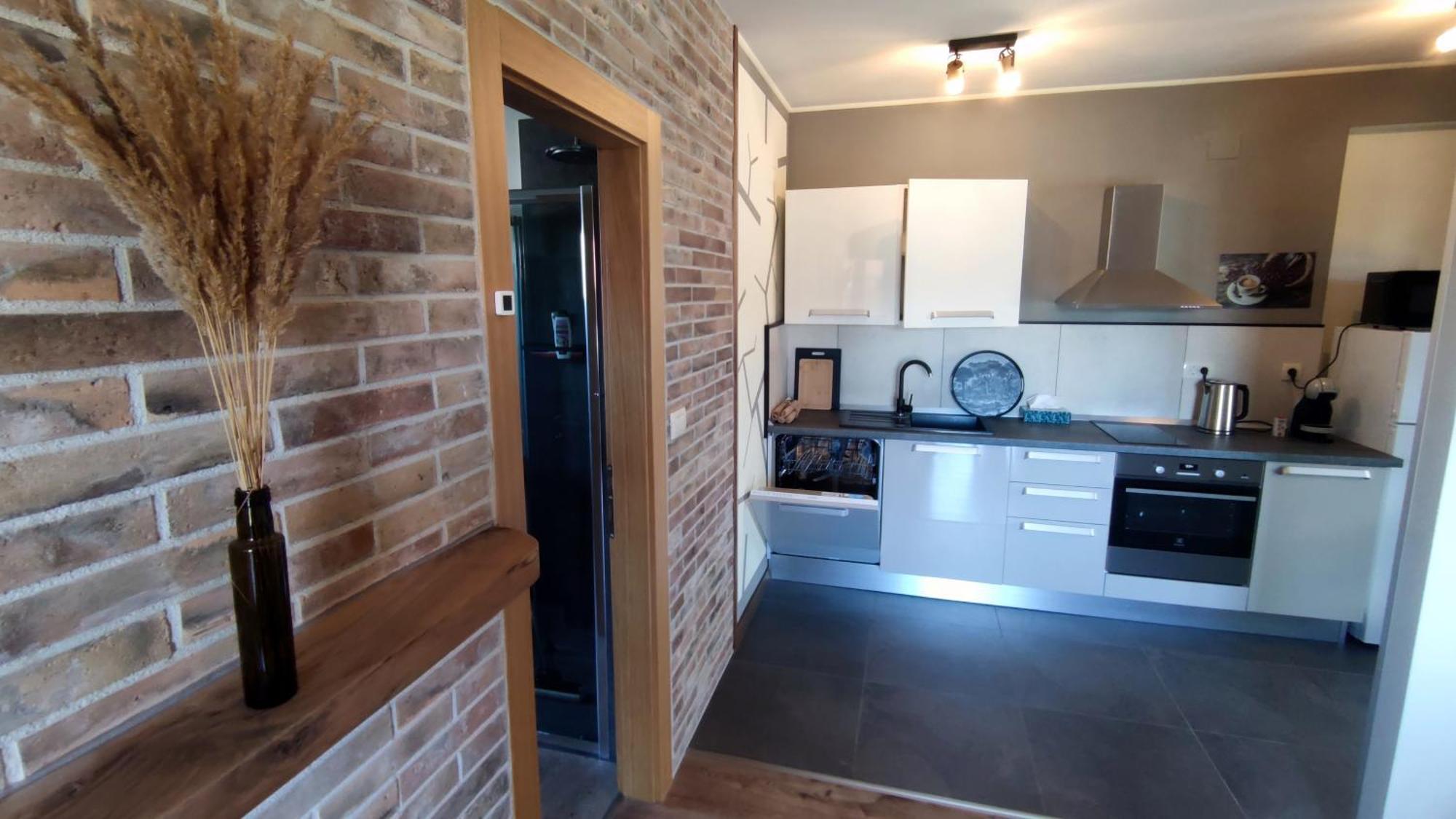 Modern Apartment *